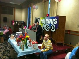 City Councilman and Mayoral-nominee Bill Peduto calls a game at a recent OUTrageous Bingo.